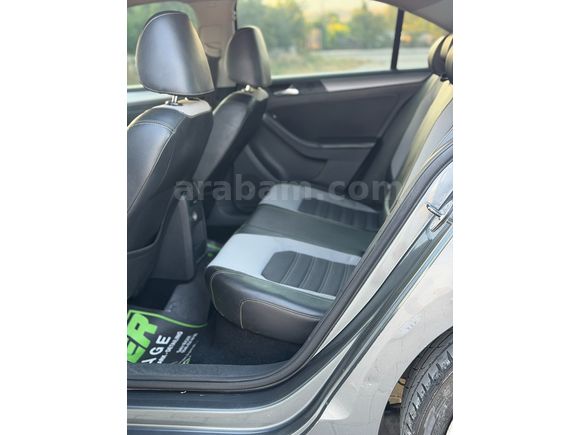 VOLKSWAGEN JETTA 1.2 TSI 2011