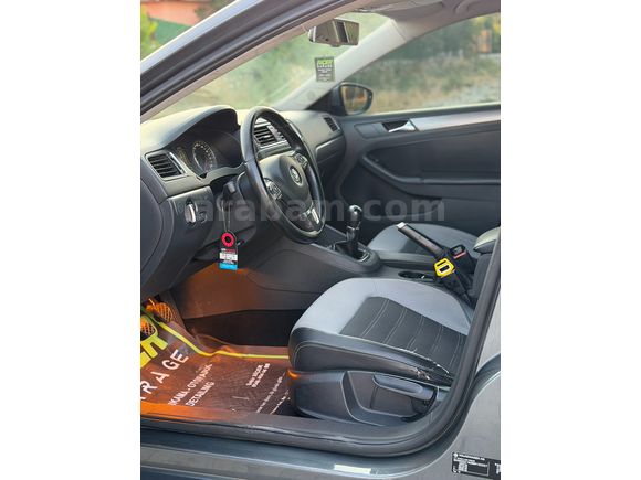VOLKSWAGEN JETTA 1.2 TSI 2011