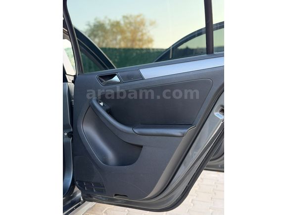 VOLKSWAGEN JETTA 1.2 TSI 2011