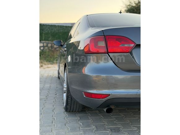 VOLKSWAGEN JETTA 1.2 TSI 2011