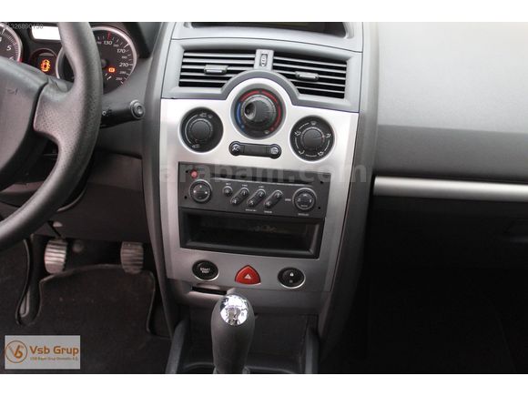 VSB RENPAŞ'TAN 2010 MODEL RENAULT MEGANE 1.6 EXTREME KDV %20