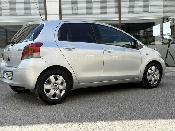 ARMES AUTO'DAN DÜŞÜK KM'DE ÇOK TEMİZ 1.33 YARİS...