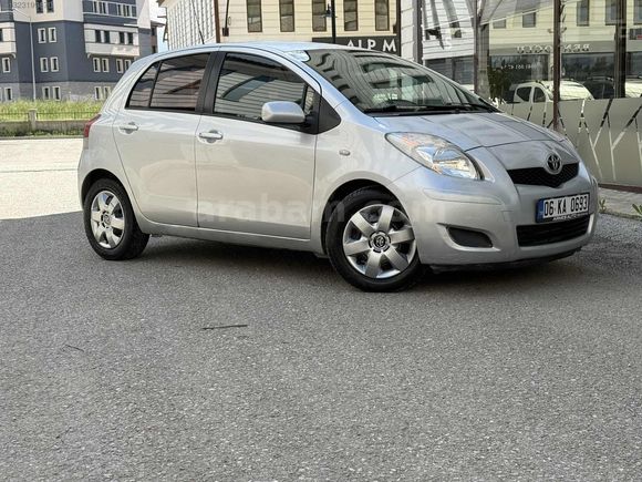 ARMES AUTO'DAN DÜŞÜK KM'DE ÇOK TEMİZ 1.33 YARİS...