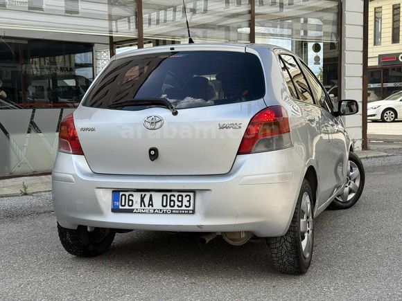 ARMES AUTO'DAN DÜŞÜK KM'DE ÇOK TEMİZ 1.33 YARİS...