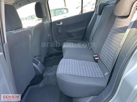 ?ZENGİN den ?DAHA 137.000 KM 2009 MEGANE SEDAN 1.5 DCI AUTH.