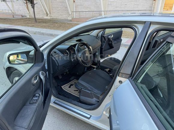 KDR MOTOR'S 2005 RENAULT MEGANE 1.5 DİZEL DİNAMİK PAKET