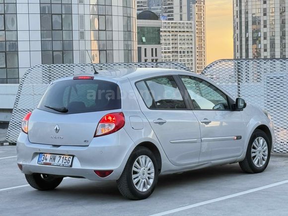 EMSALSİZ// 2012 DİZEL OTOMATİK RENAULT CLİO//1.5 DCI