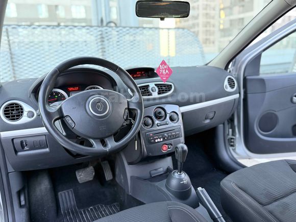 EMSALSİZ// 2012 DİZEL OTOMATİK RENAULT CLİO//1.5 DCI