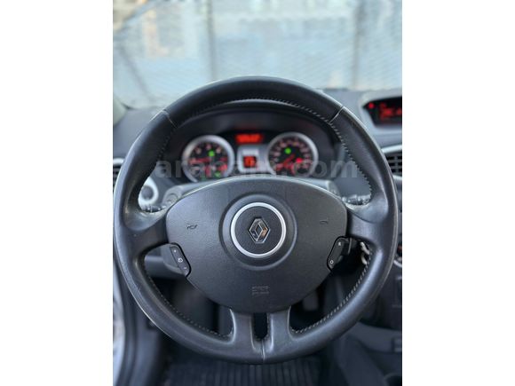 EMSALSİZ// 2012 DİZEL OTOMATİK RENAULT CLİO//1.5 DCI
