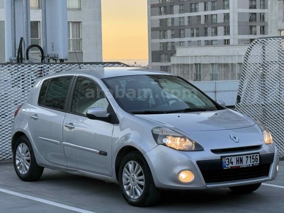 EMSALSİZ// 2012 DİZEL OTOMATİK RENAULT CLİO//1.5 DCI