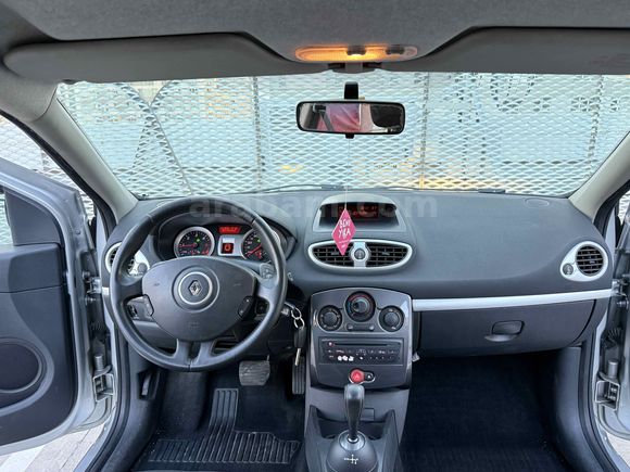 EMSALSİZ// 2012 DİZEL OTOMATİK RENAULT CLİO//1.5 DCI
