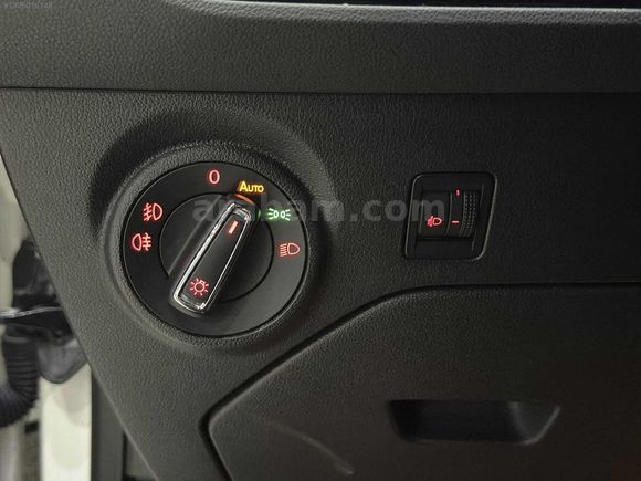 **HATASIZ**75BİNDE**2015 SEAT LEON STYLE 110HP**KATLANIR AYNA**
