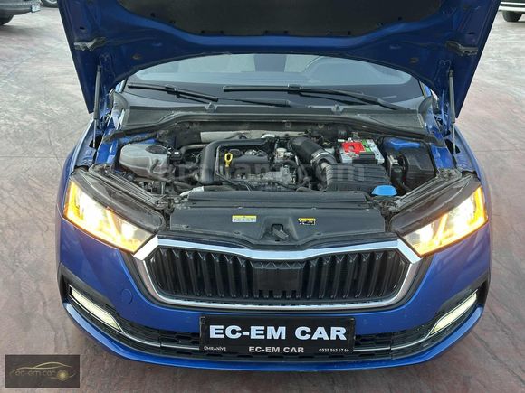 ECEMCAR'DAN OCTVİA 1.0 e-TEC PREMIUM OTM VİTES GECE MAVİSİ