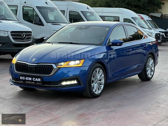 ECEMCAR'DAN OCTVİA 1.0 e-TEC PREMIUM OTM VİTES GECE MAVİSİ