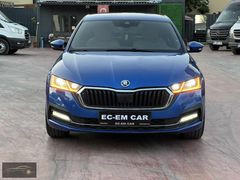ECEMCAR'DAN OCTVİA 1.0 e-TEC PREMIUM OTM VİTES GECE MAVİSİ