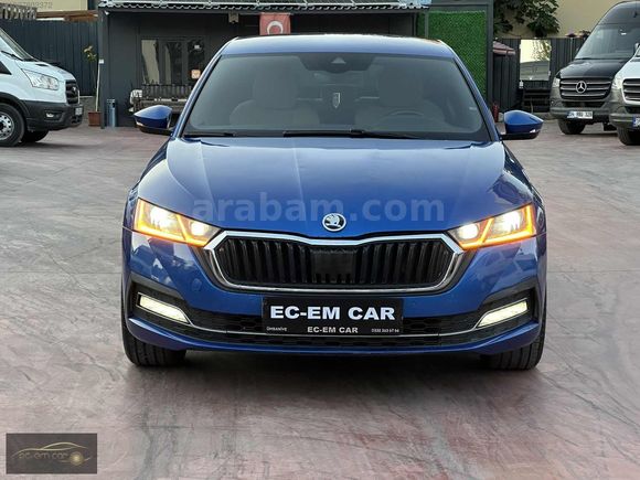 ECEMCAR'DAN OCTVİA 1.0 e-TEC PREMIUM OTM VİTES GECE MAVİSİ