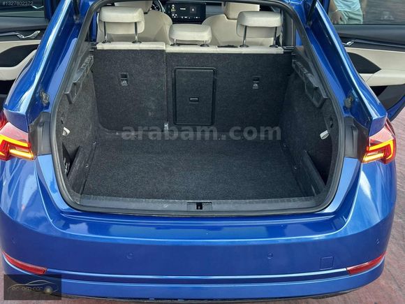 ECEMCAR'DAN OCTVİA 1.0 e-TEC PREMIUM OTM VİTES GECE MAVİSİ