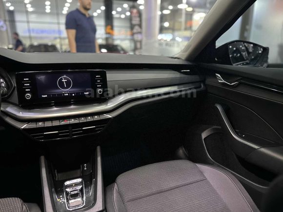 DEĞİŞENSİZ 2022 SKODA OCTAVİA E-TEC ELİTE CAR PLAY*LANSMAN RENK*