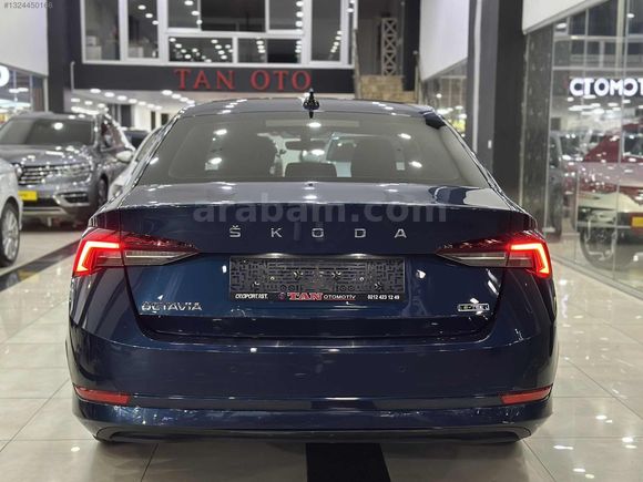 DEĞİŞENSİZ 2022 SKODA OCTAVİA E-TEC ELİTE CAR PLAY*LANSMAN RENK*