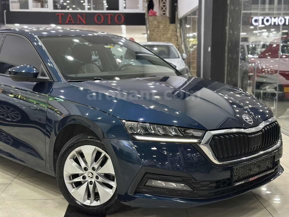DEĞİŞENSİZ 2022 SKODA OCTAVİA E-TEC ELİTE CAR PLAY*LANSMAN RENK*
