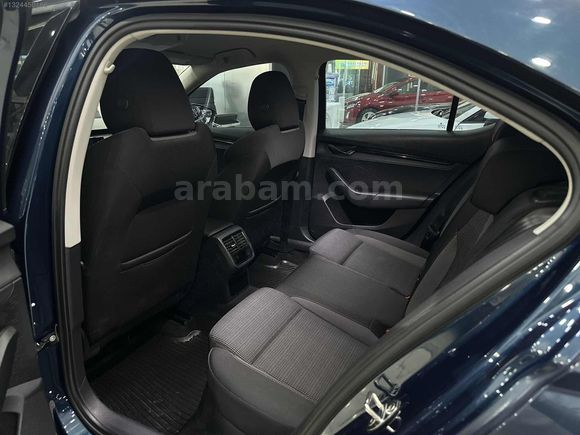 DEĞİŞENSİZ 2022 SKODA OCTAVİA E-TEC ELİTE CAR PLAY*LANSMAN RENK*