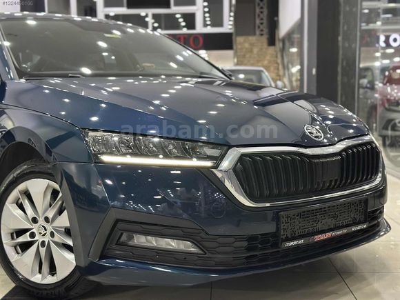 DEĞİŞENSİZ 2022 SKODA OCTAVİA E-TEC ELİTE CAR PLAY*LANSMAN RENK*
