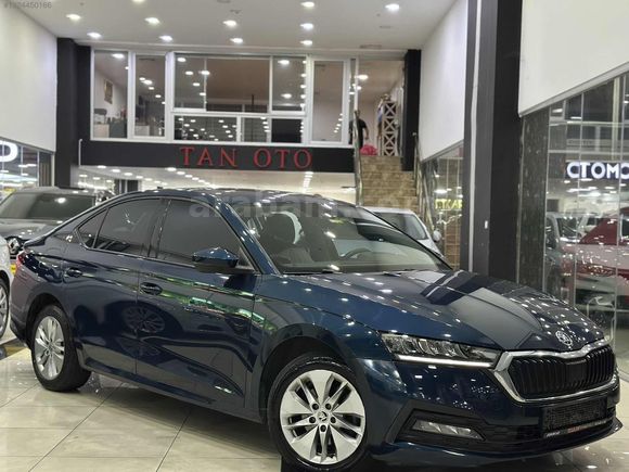 DEĞİŞENSİZ 2022 SKODA OCTAVİA E-TEC ELİTE CAR PLAY*LANSMAN RENK*