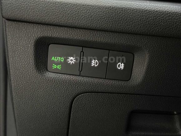 DEĞİŞENSİZ 2022 SKODA OCTAVİA E-TEC ELİTE CAR PLAY*LANSMAN RENK*