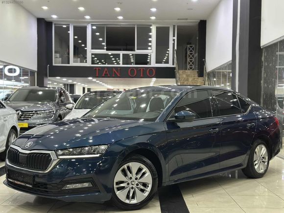 DEĞİŞENSİZ 2022 SKODA OCTAVİA E-TEC ELİTE CAR PLAY*LANSMAN RENK*