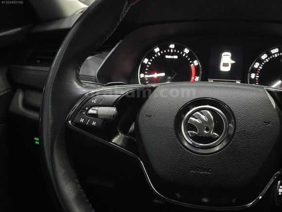 DEĞİŞENSİZ 2022 SKODA OCTAVİA E-TEC ELİTE CAR PLAY*LANSMAN RENK*