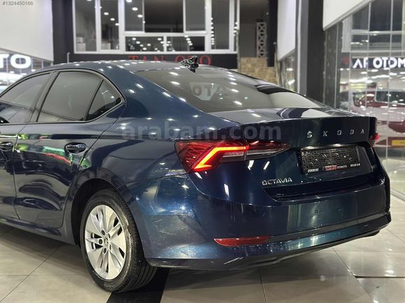 DEĞİŞENSİZ 2022 SKODA OCTAVİA E-TEC ELİTE CAR PLAY*LANSMAN RENK*