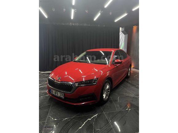 1 LOKAL 2021 SKODA OCTAVİA 1.0 e-Tec ELİTE SERVİS BAKIMLI
