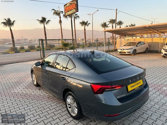2021 HATASIZ OCTAVİA ELIT 1.0 TCE DSG SERVIS BAKIMLI