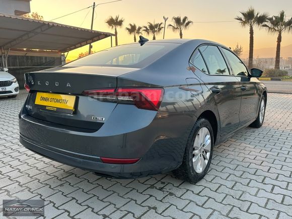 2021 HATASIZ OCTAVİA ELIT 1.0 TCE DSG SERVIS BAKIMLI