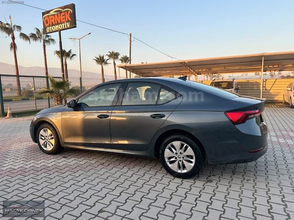 2021 HATASIZ OCTAVİA ELIT 1.0 TCE DSG SERVIS BAKIMLI