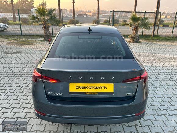 2021 HATASIZ OCTAVİA ELIT 1.0 TCE DSG SERVIS BAKIMLI