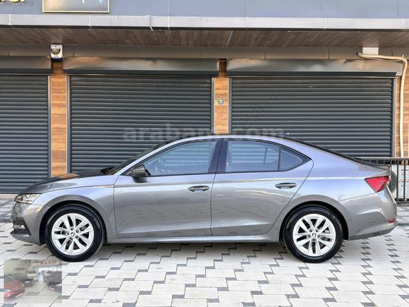 2023 SKODA OCTAVİA_1.0 e-TEC Elite_İlk EL_Servis Bakımlı_Hatasız