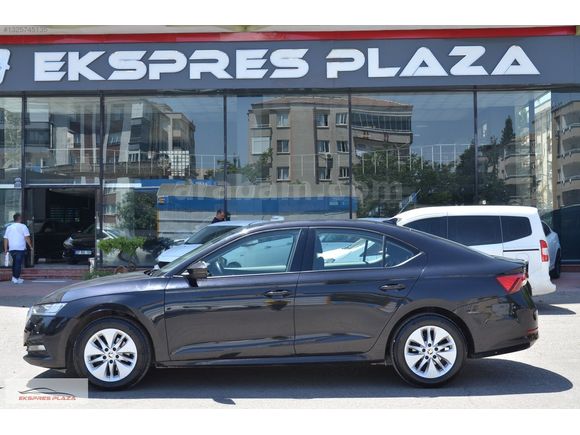 EKSPRES PLAZA'DAN 2022 SKODA OCTAVİA 1.0 e-TEC ELİTE