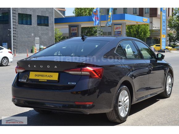 EKSPRES PLAZA'DAN 2022 SKODA OCTAVİA 1.0 e-TEC ELİTE