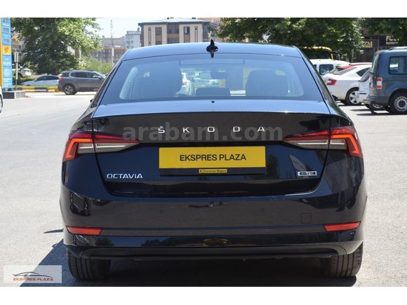 EKSPRES PLAZA'DAN 2022 SKODA OCTAVİA 1.0 e-TEC ELİTE