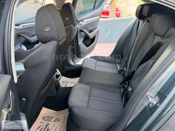 KARINCA OTOMOTİV 2023 SKODA OCTAVİA 1.0 E-TEC PREMİUM 57 BİN KM