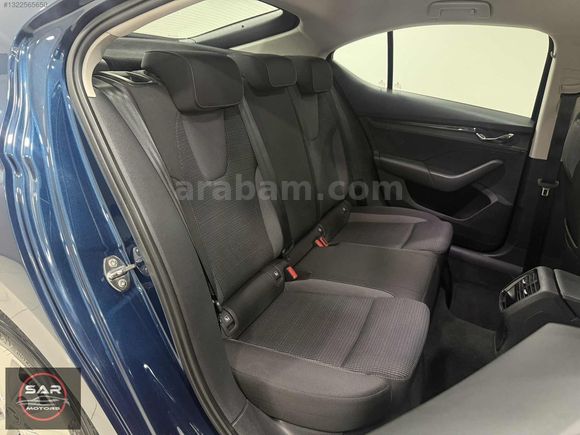 87.000 KM* 2022 OCTAVİA 1.0 E-TEC ELİTE DEĞİŞENSİZ CARPLAY/XENON