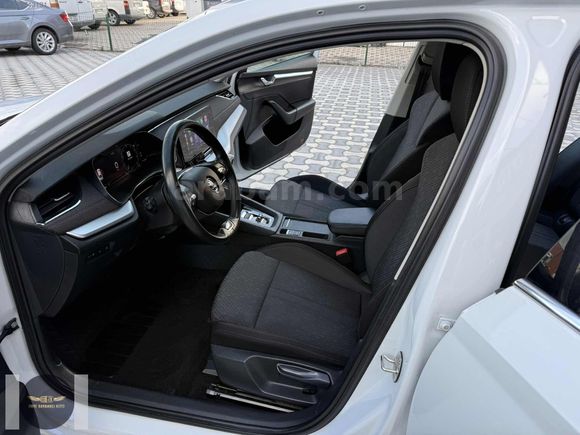 2022 SKODA OCTAVIA 1.0 E-TEC 110 BG DSG PREMIUM HATASZ 103.000KM