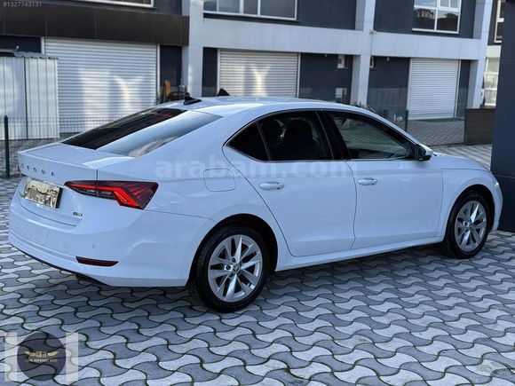 2022 SKODA OCTAVIA 1.0 E-TEC 110 BG DSG PREMIUM HATASZ 103.000KM