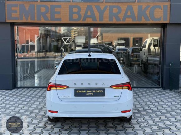 2022 SKODA OCTAVIA 1.0 E-TEC 110 BG DSG PREMIUM HATASZ 103.000KM