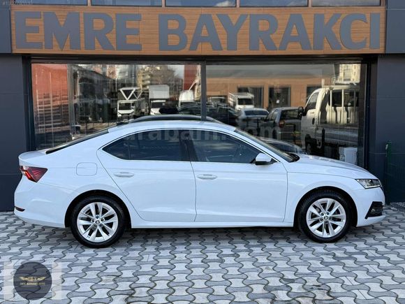 2022 SKODA OCTAVIA 1.0 E-TEC 110 BG DSG PREMIUM HATASZ 103.000KM
