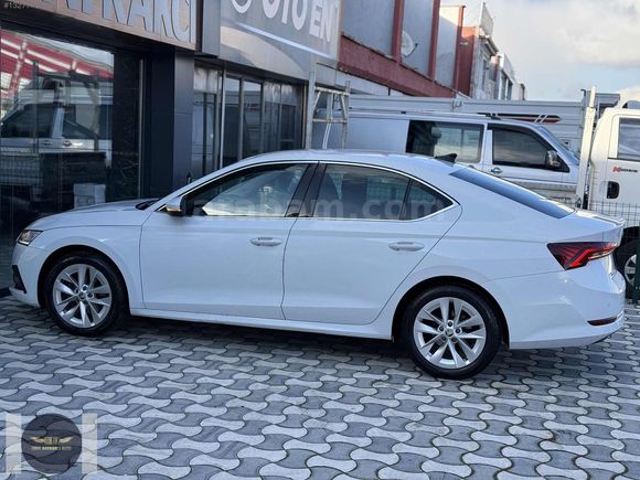 2022 SKODA OCTAVIA 1.0 E-TEC 110 BG DSG PREMIUM HATASZ 103.000KM