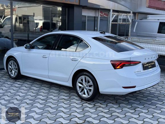 2022 SKODA OCTAVIA 1.0 E-TEC 110 BG DSG PREMIUM HATASZ 103.000KM