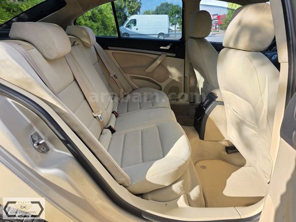 SKODA OCTAVİA 1.6 ELEGANCE 102 BG DEĞİŞENSİZ TERTEMİZ