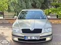 SKODA OCTAVİA 1.6 ELEGANCE 102 BG DEĞİŞENSİZ TERTEMİZ